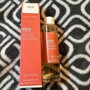 REN Clear Skincare Smooth, Prep, & Plump Essence 3.3oz